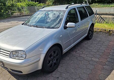 VW Golf Variant Volkswagen Pacific