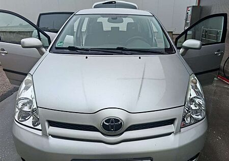 Toyota Corolla Verso 2.2 D-CAT Sol