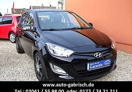 Hyundai i20 Classic,KLIMAAUTOMATIK,TEILLEDER,SITZHEIZUNG