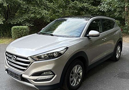 Hyundai Tucson blue 1.7 CRDi 2WD DCT Trend 1.Hand Top