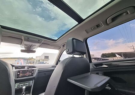 VW Tiguan Allspace Volkswagen 2.0TDI SCR 4Motion 7Sitzer