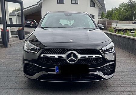 Mercedes-Benz GLA 200 7G-DCT