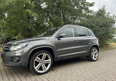VW Tiguan Volkswagen 2.0 TDI DPF 4Motion BlueMotion Techn. DSG Sport &
