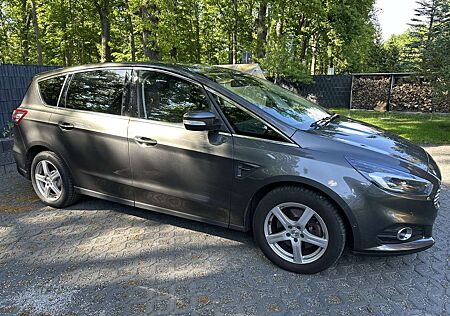 Ford S-Max 2.0 TDCi Titanium