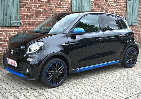 Smart ForFour EQ*BRABUS EDITION NIGHTSKY*22KW SCHNELLLADER*1. H.