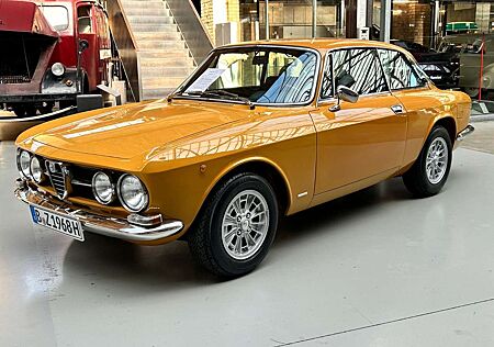 Alfa Romeo GTV 1750 GTV "Quattrifoglio d`Oro" Serie 1 - Top!