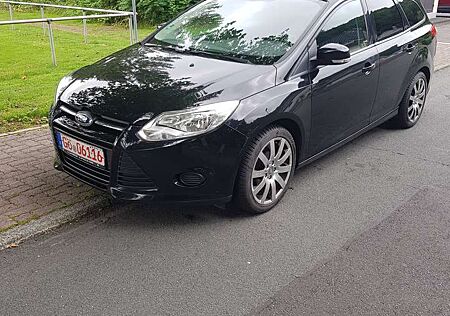 Ford Focus Turnier 1.0 EcoBoost Start-Stopp-System Tren