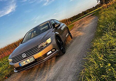 VW Passat Volkswagen 1.4 TSI BlueMotion Technology DSG Trendline