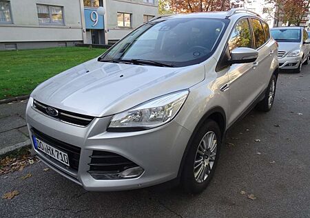 Ford Kuga 1.6 EcoBoost 2x4 Titanium