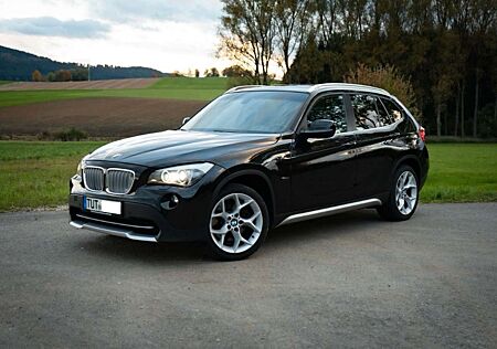 BMW X1 xDrive23d - PANO/NAVI/SHZ/LEDER