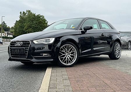 Audi A3 ambition 18Zoll AEZ Navi BiXenon Einparkhilfe