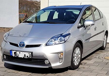 Toyota Prius Plug-in Hybrid, JBL Soundsystem, teilleder, Navi.
