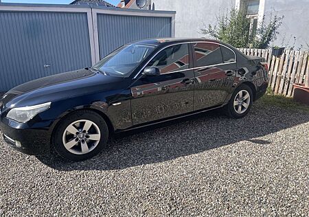 BMW 523i 523