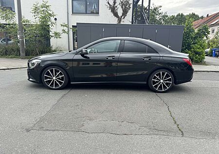 Mercedes-Benz CLA 180 7G-DCT