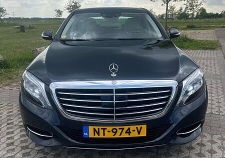 Mercedes-Benz S 350 (BlueTEC) d 4Matic 7G-TRONIC