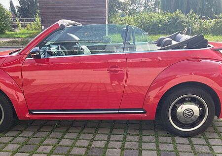 VW Beetle Volkswagen The Cabriolet 2.0 TDI Design