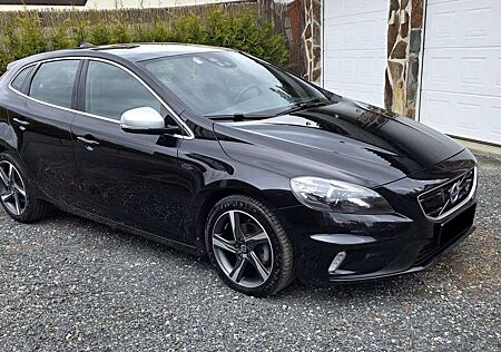 Volvo V40 D2 R Design