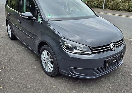 VW Touran Volkswagen 1.6 TDI DPF Comfortline