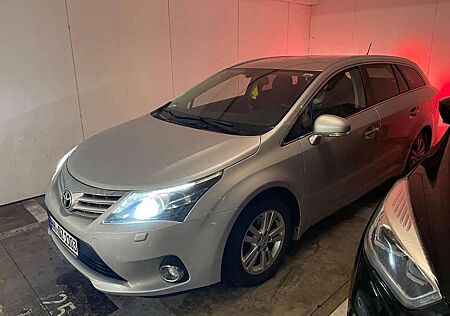 Toyota Avensis Combi 2.0 D-4D