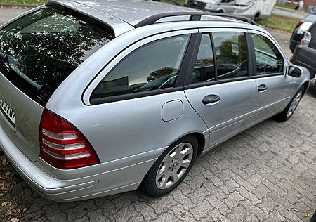 Mercedes-Benz C 180 T Kompressor (203.246)