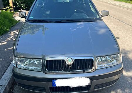 Skoda Octavia 1.6 Combi Tour