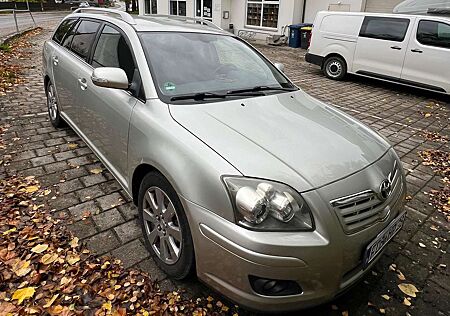 Toyota Avensis 2.0 Combi linea sol