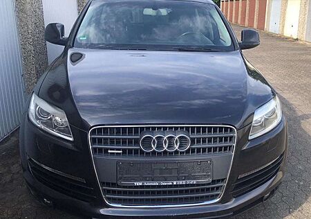 Audi Q7 Diesel 3.0 TDI DPF quattro tiptronic