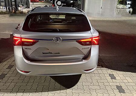 Toyota Avensis Combi Diesel Touring Sports 1.6 D-4D Execu