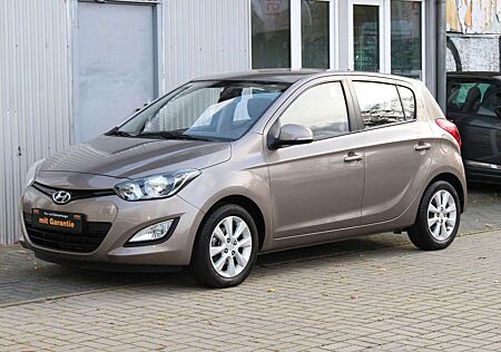 Hyundai i20 5 Star Edition+Klima+AHK++Bluetooth+TÜV Neu