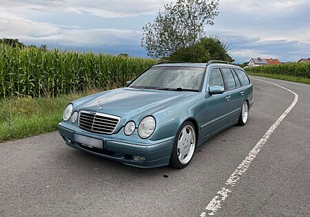 Mercedes-Benz E 200 T Kompressor Elegance