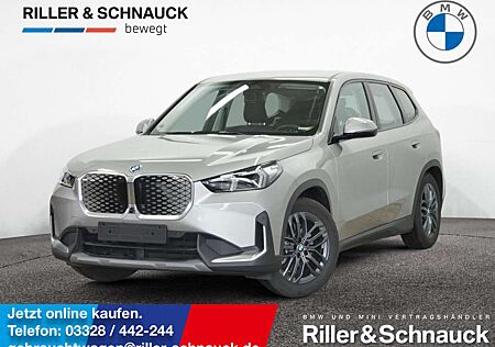 BMW iX1 xDrive30 AHK+HUD+360°KAM+LED