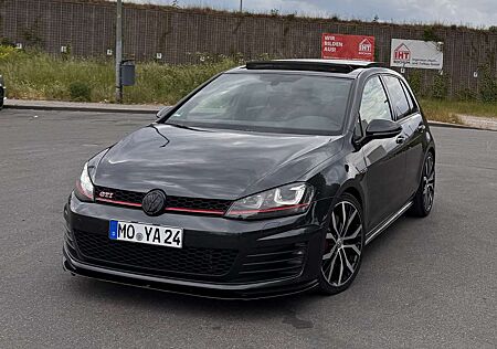 VW Golf GTI Volkswagen Performance BlueMotion Technology DSG