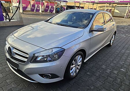 Mercedes-Benz A 180 (BlueEFFICIENCY) 7G-DCT