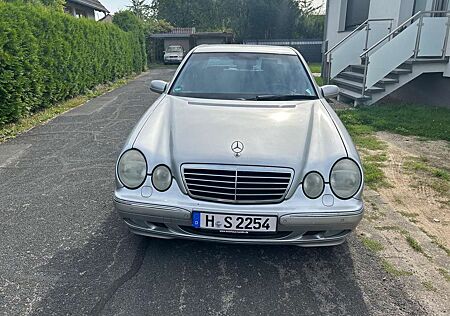 Mercedes-Benz E 240 Classic