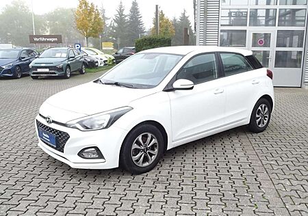 Hyundai i20 gebraucht kaufen Hyundai i20 blue 1.0 T-GDI Trend Klima PDC hinten SHZ Lenkrhei