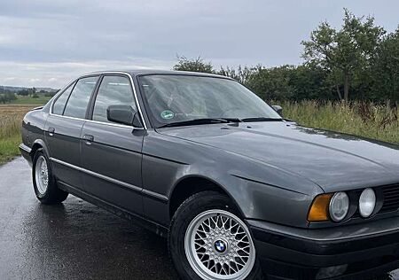BMW 520i 520 24V/Frisch TÜV/ Kein Rost/ Schalter