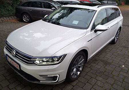VW Passat Variant Volkswagen GTE 1,4 TSI DSG AHK Panorama