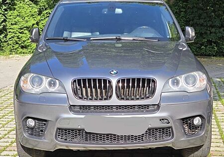 BMW X5 xDrive40d M-Paket 3.5T AHK HUD TÜV Neu