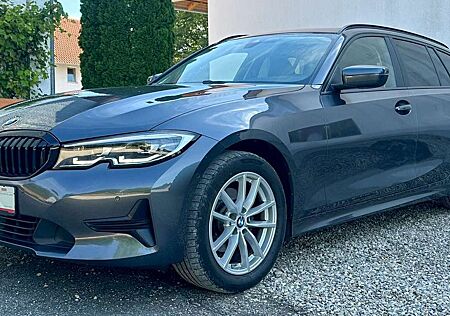 BMW 320 d,AHK,HUD,HIFI,ACC,Kamera,Winter P,D Assist