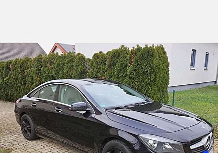 Mercedes-Benz CLA 220
