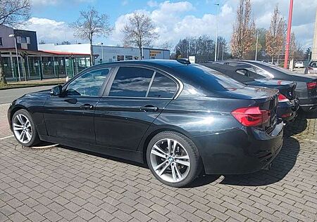 BMW 320 i Lim. Leder Navi LED M-Paket Kamera