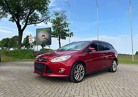 Ford Focus Titanium X SONY Xenon Winterpaket Alu CANDY-RED