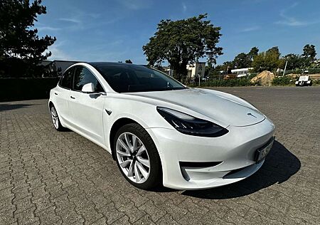 Tesla Model 3 Standard Reichweite Plus, 239KW, 325PS, 5,6s, 1Hd.