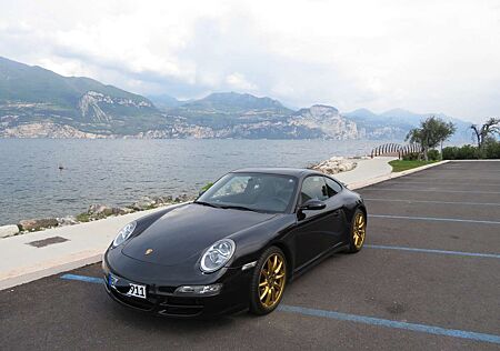 Porsche 911 Coupe Carrera 4 Tiptronic S