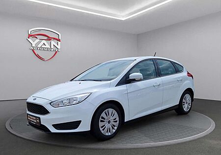 Ford Focus Lim. 1.0 Automatik Winterpaket