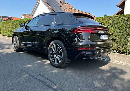 Audi Q8 TDI Quattro 231PS 2x S line, Pano, AHK, ACC,...