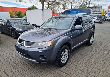 Mitsubishi Outlander 2.2 D-ALLRAD/SHZ/7 SITZER/AHK