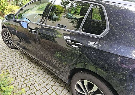 VW Golf Volkswagen 2.0 TDI SCR Active, Sondermodell Active, Top Ausst