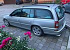 Opel Omega Caravan 2.2 16 V