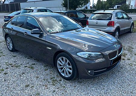 BMW 520 Baureihe 5 Lim. d Innovation ( im KA )